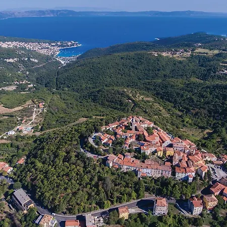 Beautiful Apartment In Labin With Swimming Pool Appartamento