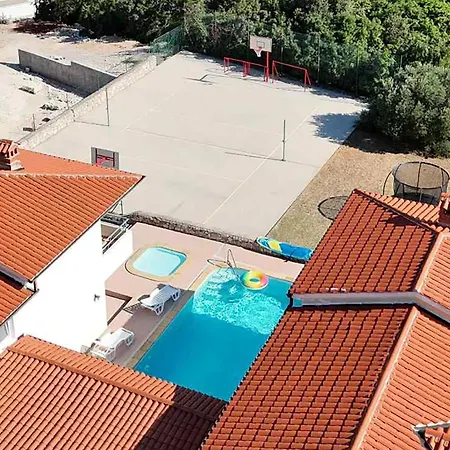 Beautiful Apartment In Labin With Swimming Pool *